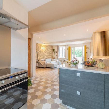 Côté Cour, 3 chambres, terrasses, jardin privé avec terrain de pétanque, cave voutée Corgoloin Exterior foto