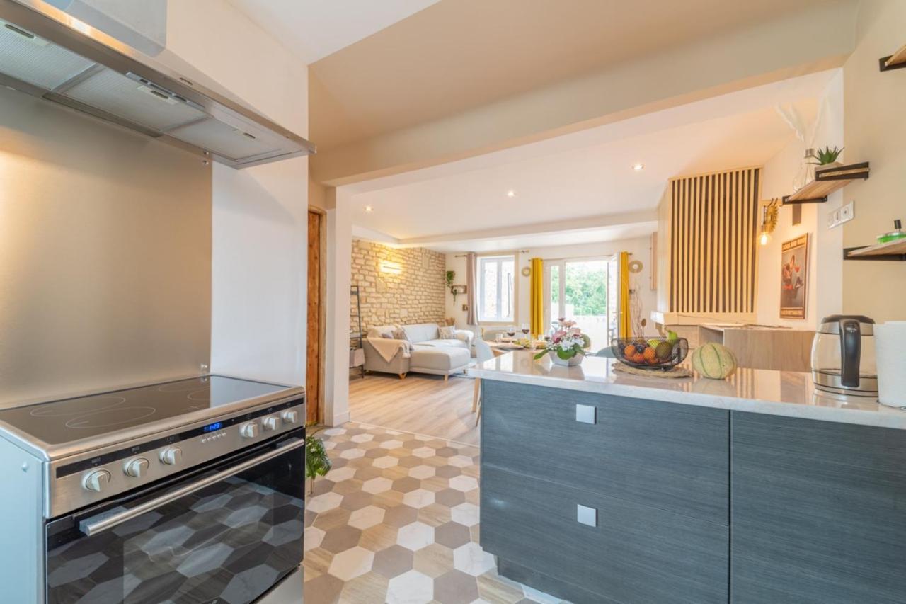 Côté Cour, 3 chambres, terrasses, jardin privé avec terrain de pétanque, cave voutée Corgoloin Exterior foto